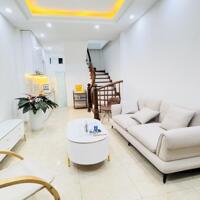 BÁN GẤP - NHÀ ĐƯỜNG LÁNG -VỊ TRÍ ĐẮC ĐỊA- 5 TẦNG- DT -33M2-MT3.5M  GIÁ CHỈ 7.5TỶ