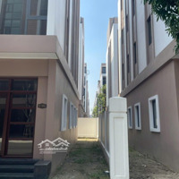 Bán Gấp Biệt Thự Ở The Crown, 125 Triệu/M2, 70M2, Nghĩa Trụ, Văn Giang, Hưng Yên
