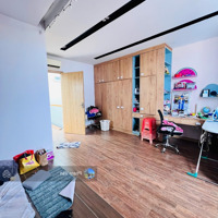 Nhà Biệt Thự Mini Ngay Hoàng Diệu 2 - Chủ Xây Ở Tâm Huyết -Diện Tích107M2( Ngang 6) Siêu Đẹp - 3 Phòng Ngủ-3Wc