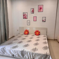Chính Chủ Bán Căn Hộ Studio, Full Đồ Nội Thất,Diện Tích30.4 M2, Giá Bán 1.8 Tỷ.
