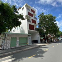 Tòa Nhà Cho Thuêmặt Tiềnnguyễn Trọng Tuyển. Dt: 8X20M. 1 Hầm 5 Tầng Nổi. Sàn Suốt.. Giá 80 Triệu/ Tháng.