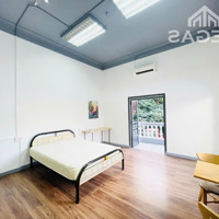 Cho Thuê Phòng Ban Công Cao Cấp Đầy Đủ Nội Thất Ngay Trung Tâm Quận 10