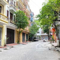 Cho Thuê Nhà Ngõ Trần Quốc Hoàn.diện Tích60M2 X 6T, Thông Sàn, Thang Máy. Ngõ Ôtô Đỗ Cửa. Giá 25 Triệu
