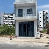 Nhà mới mặt tiền cạnh đại học FPT