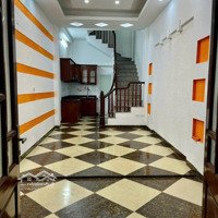 Hoàng Hoa Thám - Bưởi- Nhà Dân Xây
35M, 5Tầng. Chỉ 8,45Tỷ