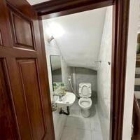 Bán nhà Ngọc Thụy, DT 30m x 5 tầng, mặt tiền 3.7m, gần ô tô
