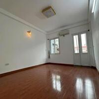 Bán nhà Ngọc Thụy, DT 30m x 5 tầng, mặt tiền 3.7m, gần ô tô