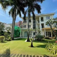 Cho Thuê Căn Biệt Thự Siêu Đẹp Chateau, Pmh, Q.7, 1T3L, 4 Phòng Ngủ 5 Vệ Sinh Nt Cao Cấp, Giá Bán 125 Triệu. 0979762167