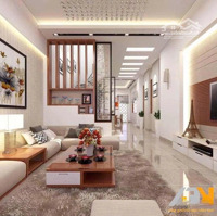 Căn Nhà Bán Gấp Đáng Mua Nhất Q5 82M2(7,6X11) Hẻm Xe Hơi
