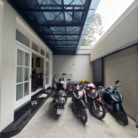 Anh Hà Bán Gấp Nhà Diện Tích 97,8M2 Giá Bán 5Tỷ690. Đường Nguyễn Văn Thủ-Đakao-Q1, Gần Đại Học Kinh Tế