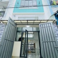 chú Luân bán gấp căn 1 trệt 2 lầu 875tr sổ hồng riêng 60m2 Tân Hiệp Hóc Môn