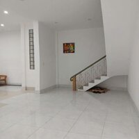 Cho thuê nhà mặt tiền đường 30/4 ngay ngã 3 quang trung dài 30m giá 20 triệu