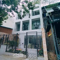 Cho Thuê Biệt Thự Vườn Đào, Đường Lạc Long Quân, Tây Hồ.diện Tích165M2, 4,5 Tầng,Mặt Tiền8M, Giá Thuê 55 Triệu