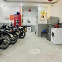 Toà Căn Hộ Dịch Vụ Cao Cấp Phạm Văn Đồng - Sát Thành Phố Giao Lưu - Apartment 6 Tầng Thang Máy