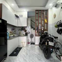 Nhà 3 tầng ô tô đỗ cửa, Cách Mạng giao Lũy Bán Bích, 3.75 tỷ