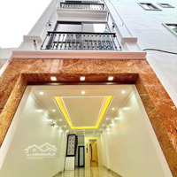 Bán Nhà Trung Tâm Cầu Giấy 6 Tầng 45M2 ,Nhà Mới Thang Máy ,Oto Đỗ Cửa 11 Tỷ Liên Hệ: 0982286191