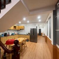 Bán nhà 3 Tầng Nguyễn Minh Không, Liên Ciểu, dt 90m2, ngang 5m. vị trí sau bến xe
