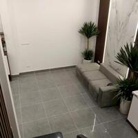 Hạ 1 tỷ nhà 50m ra phố Lạc Long Quân Cầu Giấy ngõ to thông 5T 48m2 MT 5.2m đủ nội thất ở luôn 10.3 tỷ