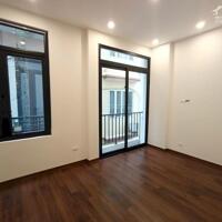 Hạ 1 tỷ nhà 50m ra phố Lạc Long Quân Cầu Giấy ngõ to thông 5T 48m2 MT 5.2m đủ nội thất ở luôn 10.3 tỷ