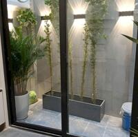 Hạ 1 tỷ nhà 50m ra phố Lạc Long Quân Cầu Giấy ngõ to thông 5T 48m2 MT 5.2m đủ nội thất ở luôn 10.3 tỷ
