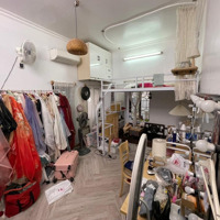 Bán Nhà Phân Lô Hoàng Quốc Việt, Ô Tô 7 Chỗ Ra Vào Thoải Mái, Dân Xây , 2 Thoáng