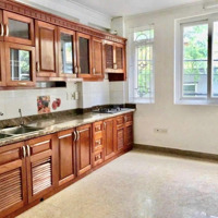 Vị Trí Siêu Vip Gần Lăng Bác Nhà Lô Góc 2 Mặt Thoáng Ngõ Sh Quay Đầu Nhỉnh 5 Tỷ!