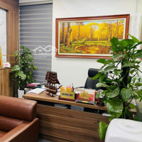 Sang Nhượng Văn Phòng Đầy Đủ Nội Thất Siêu Đẹp
