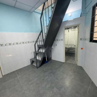 Nhỉnh 1 Tỷ Có Hộ Khẩu Sài Gòn - Ngay Âu Cơ - Nhà 3 Tầng Mua Ở Ngay - Gần Mặt Tiền.