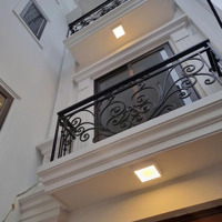 Bán Nhà Bát Khối Thạch Bàn 38,5M 5 Tầng Có Sân Cổng Riêng Biệt Giá Bán 5,25 Tỷ
