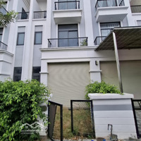Chính Chủ Bán Lỗ Nhà Phố 1 Trệt 2 Lầu, 5 X 15M, Khu Solar City, Tt Bến Lức, Sổ Riêng, Giá Bán 2 Tỷ 2