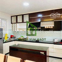 Cho Thuê Nhà 3 Tầng Khu Phạm Văn Đồng 4 Phòng Ngủhiện Đại Giá Rẻ-Toàn Huy Hoàng