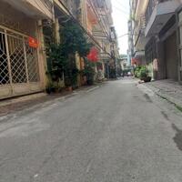 Bán đất phân lô Khương Trung. DT 46m2, MT 4m. ngõ vỉa hè ô tô tránh. Giá 10,5 tỷ