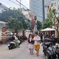 Bán Khách Sạn Hẻm Thông 10M Bạch Đằng Có 22P Đang Kinh Doanh Ôn Ngag 8M. Pccc Và Antt. Sổ Hoàn Công