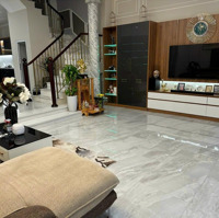 Nhà Đẹp Khu Sang - Villa Khu Hai Bà Trưng, Tđ, Q1 - (6,5 X 18M) - Kc 4 Tầng (5 Pn, 6Wc) - Giá Bán 28 Tỷ