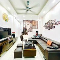 8.8 Tỉ, Nhà Đẹp Lạc Long Quân, Tây Hồ: 46M2 X 4 Tầng, Ô Tô Đỗ Cổng, An Sinh Tốt, Vào Ở Ngay
