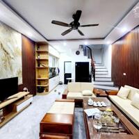 Cho thuê nhà nguyên căn Định Công Hạ 40m2 3 tầng 3pn full nội thất 9tr/1 tháng