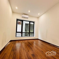 Nhà Đẹp - Mặt Ngõ Thông - Dương Quảng Hàm -Trung Tâm Cầu Giấy Nhỉnh 11 Tỷ |Diện Tích Gần 50M² Sổ Đỏ