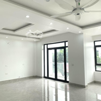 Chính Chủ Nhà Mặt Phố 353, Mới Đẹp Cho Thuê Giá Cao, Bán 13,5 Tỷ, 190.5M2, 5 Phòng Ngủ 5 Vệ Sinh 3 Tầng, Đông