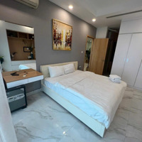 Em Cho Thuê Căn Hộ Royal City R23012B Thiết Kế 2 Phòng Ngủ-105M; Full Đồ Đã Thay Mới Điều Hoà