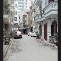 NHÀ XÂY ĐỘC LẬP - NGÕ NÔNG, VÀI BƯỚC CHÂN RA ĐƯỜNG Ô TÔ TRÁNH