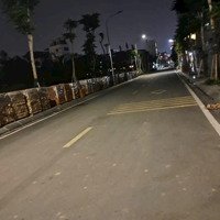 Bán 70M2 Đất Phân Lô Mặt Phố Đang Mở Tại Cự Khối
