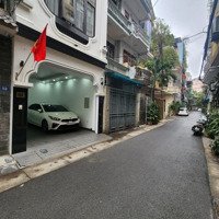 Bán Nhà Mới Ngõ 215 #Phố_Trần_Quốc_Hoàn
#Quận_Cầu_Giấy
 Diện Tích: 45M 5 Tầng Mt4.2M Phân Lô 2 Ôtô Tránh