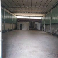 Kho mặt tiền đường rộng rãi liên phường xe ra vào thoải mái