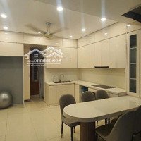 Nhà Đẹp Sát Phố Tặng Full Nội Thất Giá Cả Hợp Lí .
