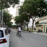 Cho Thuê Mặt Tiền Kinh Doanh Nha Trang. Đường Biệt Thự, Cách Biển 30M. Dtsd 300 M2 Giá 100 Tr/Thang