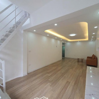 Hot! Bán Tập Thể Mặt Phố Trường Chinh, Đống Đa, 60M, 2 Ngủ, 2 Vệ Sinh, Nhà Đẹp Siêu Thoáng Ở Luôn