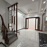 Bán Nhà 5 Tầng Thạch Bàn, 1 Căn Xây Độc Lập, Sân Cổng Riêng, Ô Tô Ngay Cổng