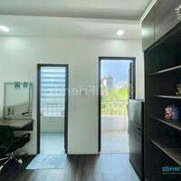 Căn hộ quận 3 có ban công thang máy tận cửa view bờ kè đường trường sa