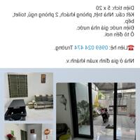 Nhà rộng 2 phòng có nội thất trung tâm