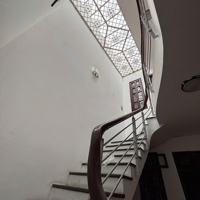 Bán Nhà Mp Nguyễn Văn Cừ Long Biêndiện Tích686M X 5T Xmặt Tiền10M Giá Bán 240 Tỷ Có Thương Lượng